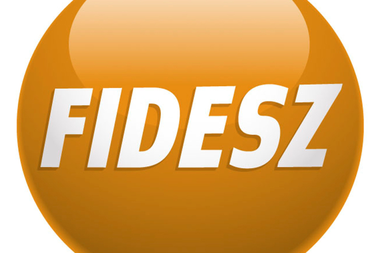 Kizárták magukat a Fideszből