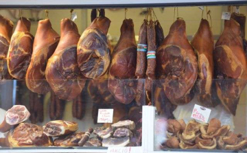 Drágultak a füstölt hústermékek