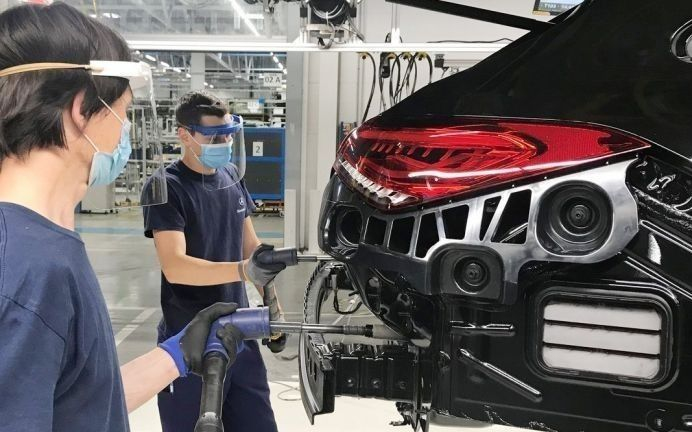 Chiphiány miatt szerdán leáll a kecskeméti Mercedes-gyár