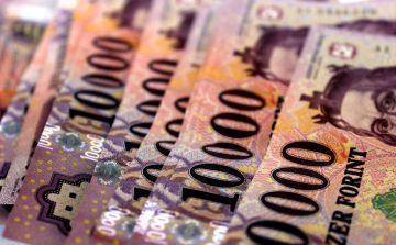 Nemcsak a pénze úszott el, még adósságba is verte magát a szerelmes félegyházi férfi