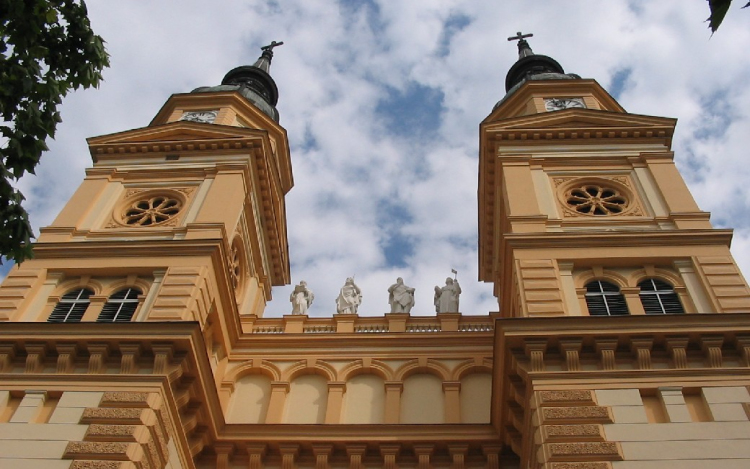 Hírek a Szent István Templomból