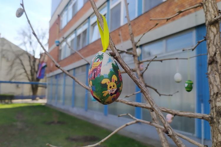 A tojás és a nyúl