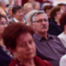 Verssel és zenés műsorral köszöntötték az időseket