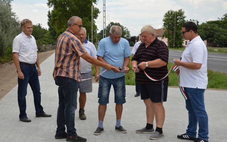 Egy lépéssel közelebb kerültek a biztonságos közlekedéshez az Aranyhegyi lakótelepen élők