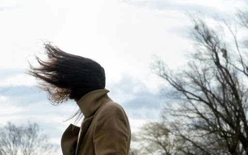 Viharos szél gyötör vasárnap