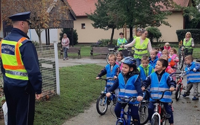 Heteken belül a tízéves gyerekeknek is közlekedési alapvizsgát kell tenniük