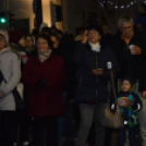 Lobog a hitet jelképező láng városunk adventi koszorúján