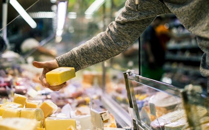 Hajmeresztő kifejezésekkel vágják át a vásárlókat