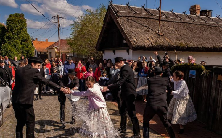 Hagyományőrző húsvéti vigadalom Csongrádon