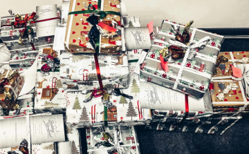 Közel 120 gyermek kívánságát teljesíti a Mercedes-Benz gyár