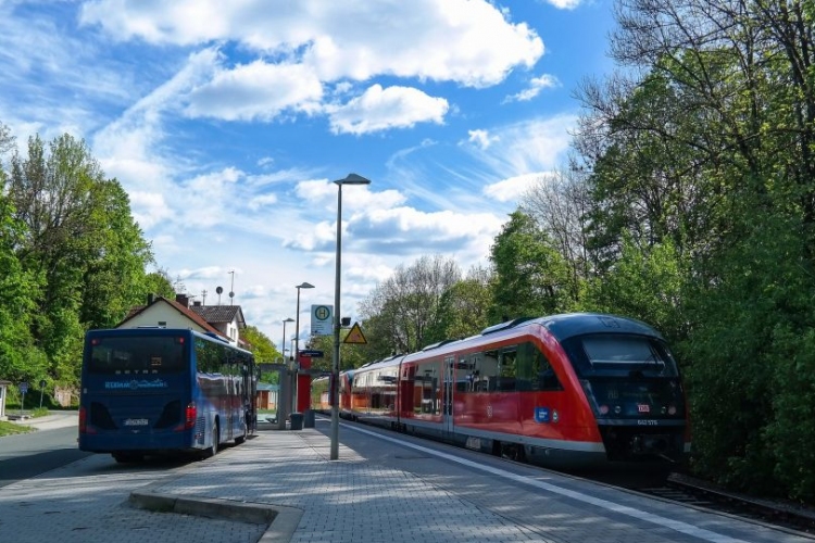 Egységes stratégiai irányítás alá került a Volánbusz és a MÁV