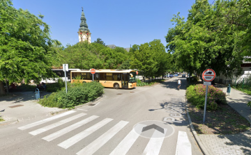 Útlezárás a Petőfi utcán az Ótemplom és a Bajcsy-Zs. utca között csatornajavítás miatt