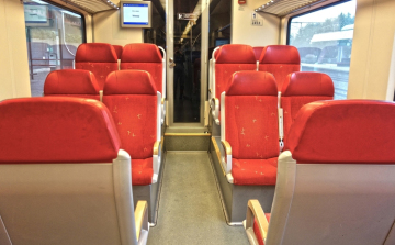 Az ünnephez igazodik a MÁV-Start, a Volánbusz és a HÉV közlekedési rendje