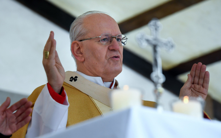 Erdő Péter: A feltámadás fényében felelősek vagyunk egymásért