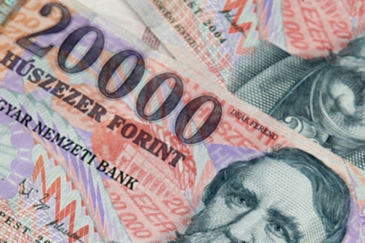 Jövőre 111 ezer forint lesz a minimálbér 