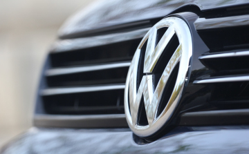 Nyilvános árverésre kerül egy VW Touran