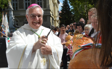 Ünnepséggel és szentmisével emlékeztünk meg az államalapításunkról