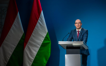 Maruzsa: az operatív törzs a középiskolai digitális oktatás meghosszabbítását javasolja a kormánynak