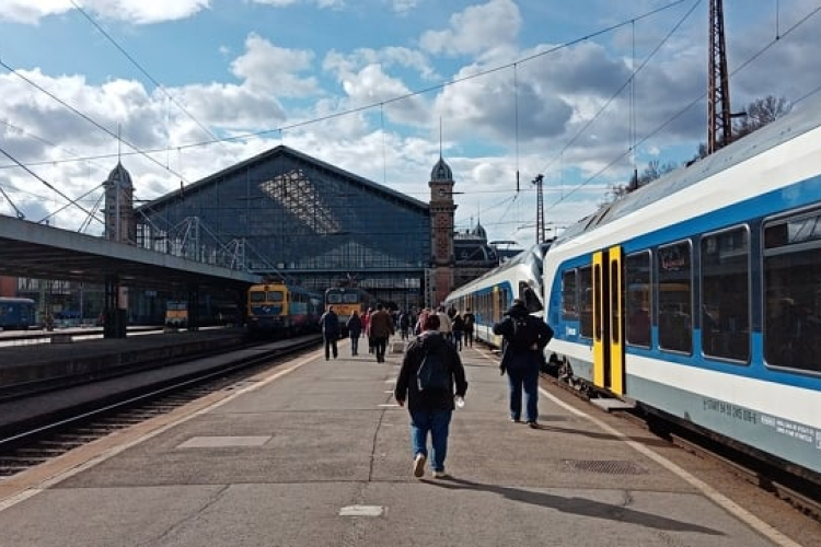 Vasárnap lép életbe a MÁV-START és a Volánbusz új menetrendje
