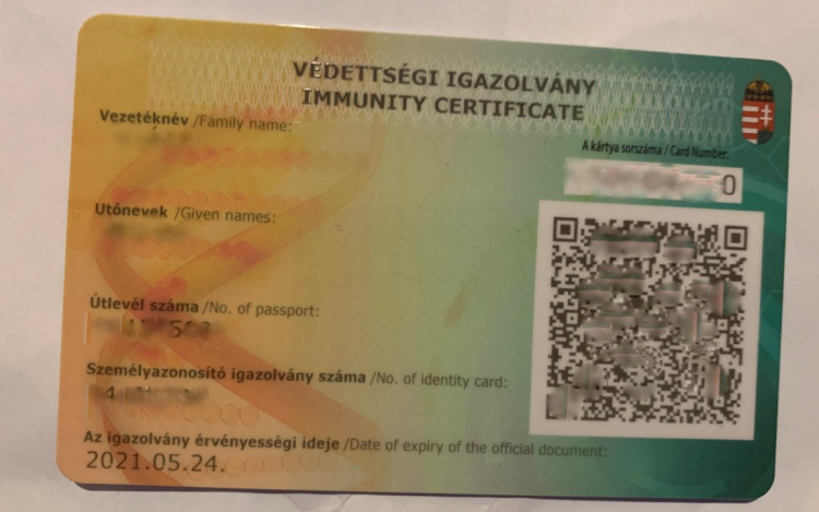 Már postázzák a védettségi igazolványokat