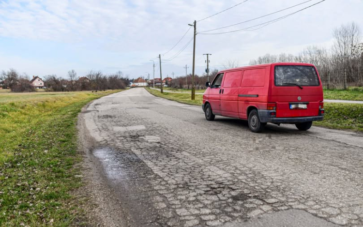 Megkezdődik a felújítás- ideiglenes forgalomkorlátozások lesznek a Kőrösi utcán 