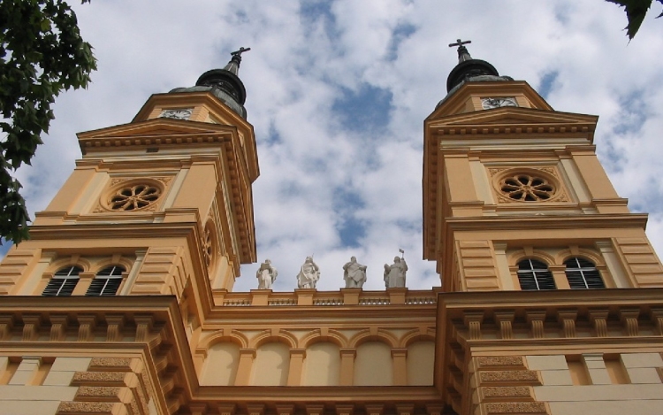 Hírek a Szent István Templomból