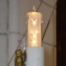 Fellobbant az Öröm adventi gyertyája