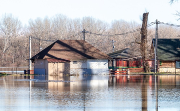 Folyamatosan emelkedik a vízszint a Tiszán