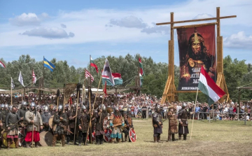 Hagyományőrző látványosságok, lovas vetélkedők, ismeretterjesztő előadások az idei Kurultajon