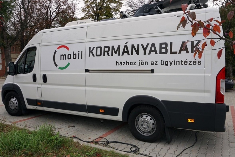 Kormányablakbusz az ügyfelekért