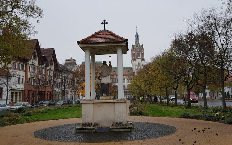 Rendkívüli jutalomban részesítené a szociális dolgozóknak a Veled a Városunkért Egyesület