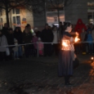 Fellobbant az első láng városunk adventi koszorúján