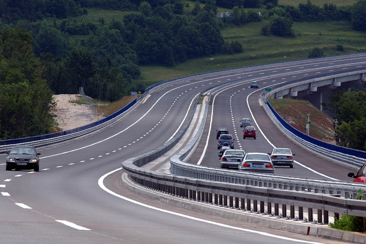 Magyar autó tragédiája Horvátországban: egy fiatalember meghalt