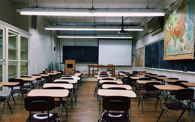 Egyre több nyugat-balkáni országban halasztják el a tanév kezdetét