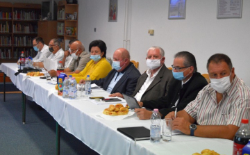 Fontos információkkal tértek haza a polgármesterek