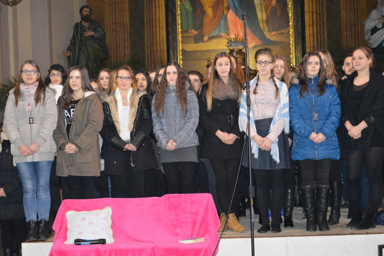 Dalok a közgés diákoktól Karácsony Ünnepén