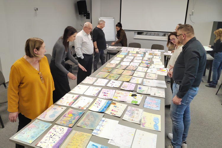 Szebbnél szebb rajzok érkeztek a szilveszteri futás rajzpályázatra