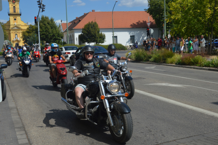 Dübörgő csodamasinák a városközpontban