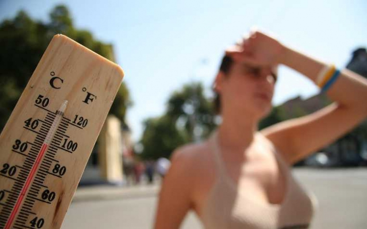 Egész héten kánikula lesz, extrém magas UV-sugárzással
