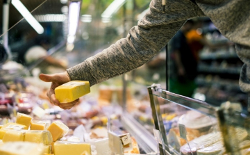 Hajmeresztő kifejezésekkel vágják át a vásárlókat