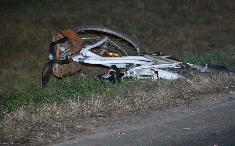 Bicikliseket ütöttek el a sötétben Gátéron