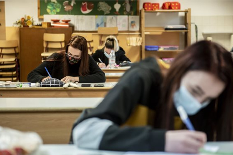 Az angol írásbelikkel kezdődnek az idegen nyelvi érettségi vizsgák