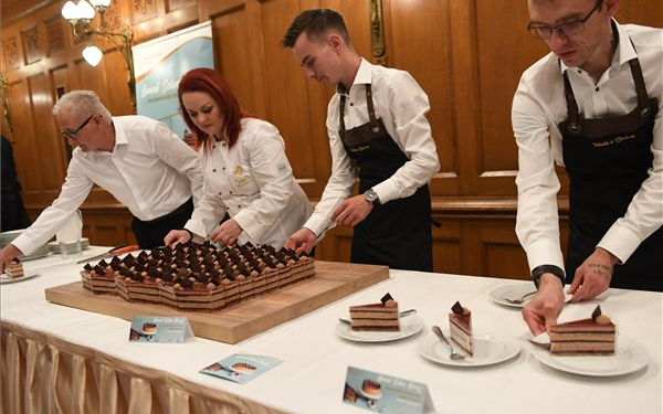 A Huncut szilva herceg lett Magyarország tortája