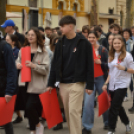 Élő kokárdát alkottak Félegyháza végzős diákjai a városközpontban