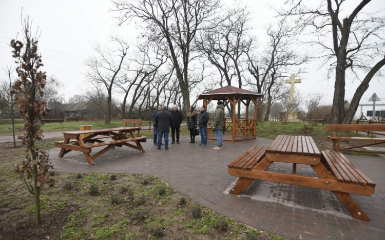 Pihenőpark épült a Zöldmező lakótelep lakóinak