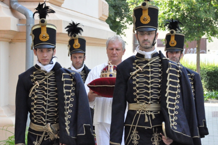 Félegyházára érkezett a Szent Korona másolata