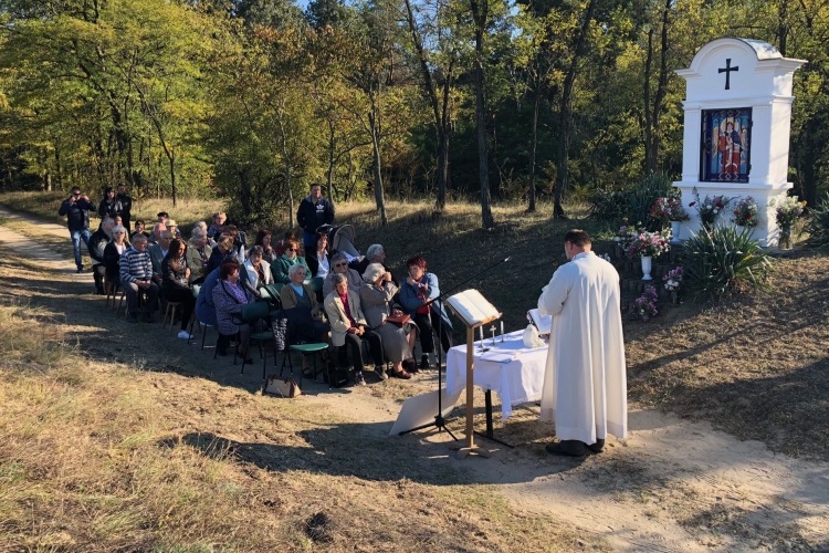 Zarándoklat a Szent Mihály emlékfalhoz