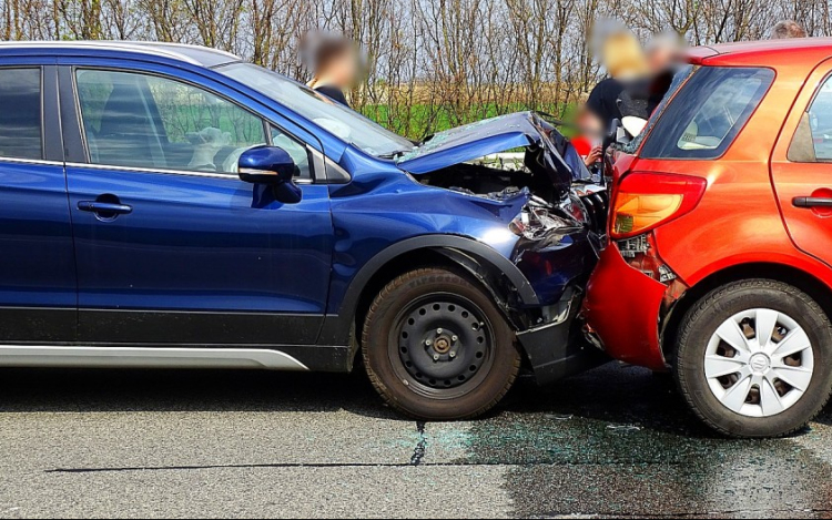 Nyolc autó ütközött az M5-ös autópályán Kiskunfélegyházánál