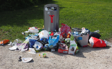 Több ezer tonna szemetet gyűjtöttek össze a TeSzedd! akció önkéntesei