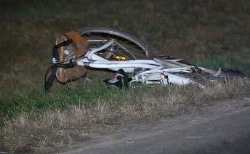 Bicikliseket ütöttek el a sötétben Gátéron